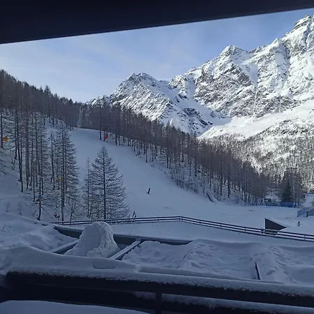 Orange Fox Cervinia Vda Vacanze In Vetta Cir 0185 ブレウイル・チェルヴィナイア